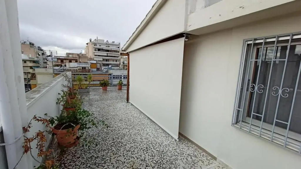 5th floor studio with views and a huge balcony
