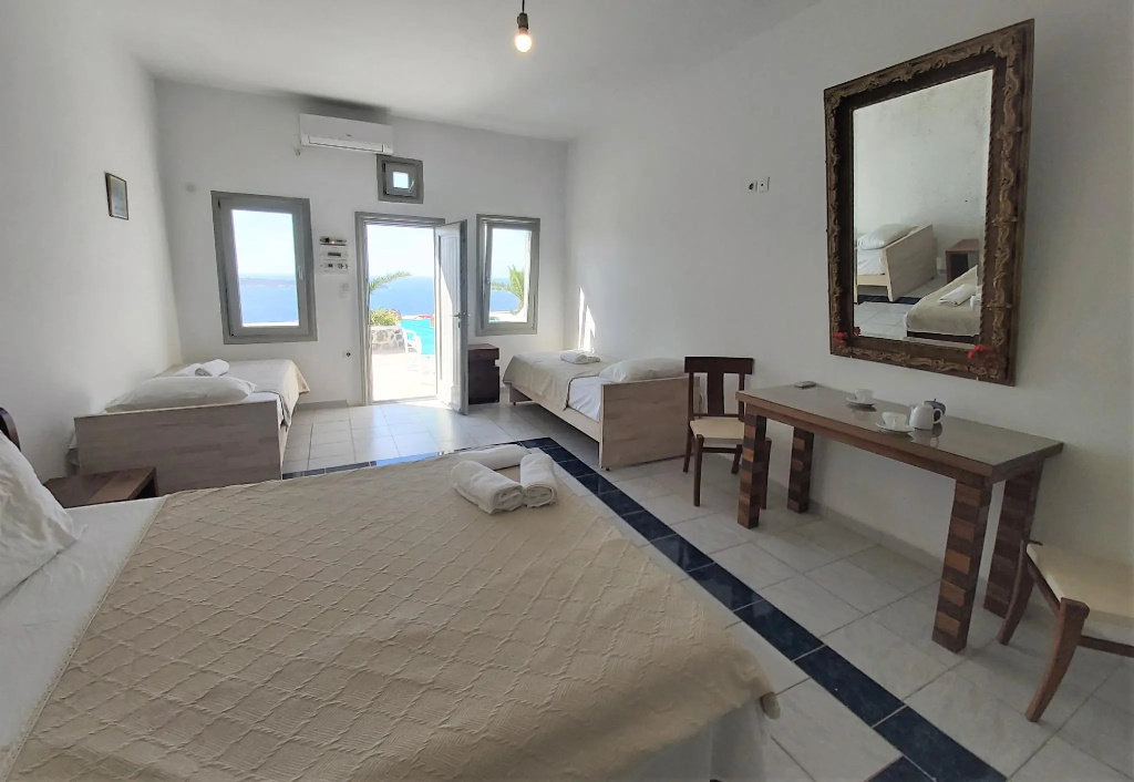 Standard Quadruple room with sea view