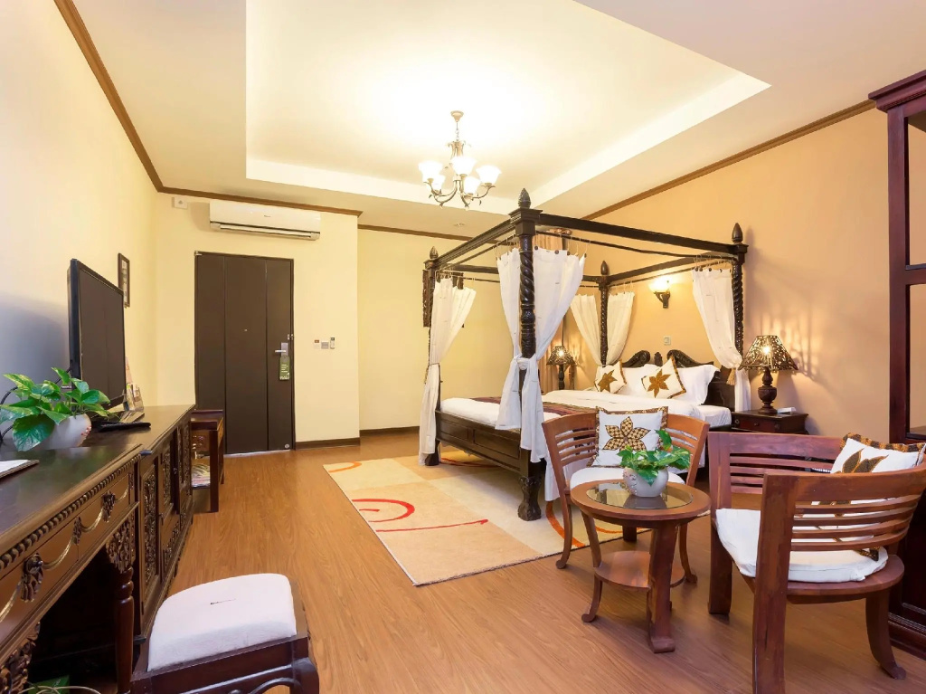 Deluxe Double room with pool view (full double bed)
