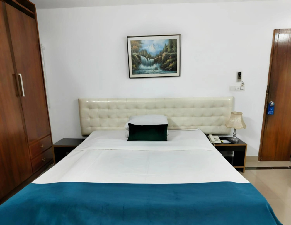 Aristocrat Inn — 2