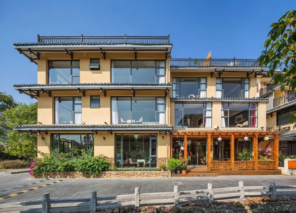 Guilin Village Creek Inn