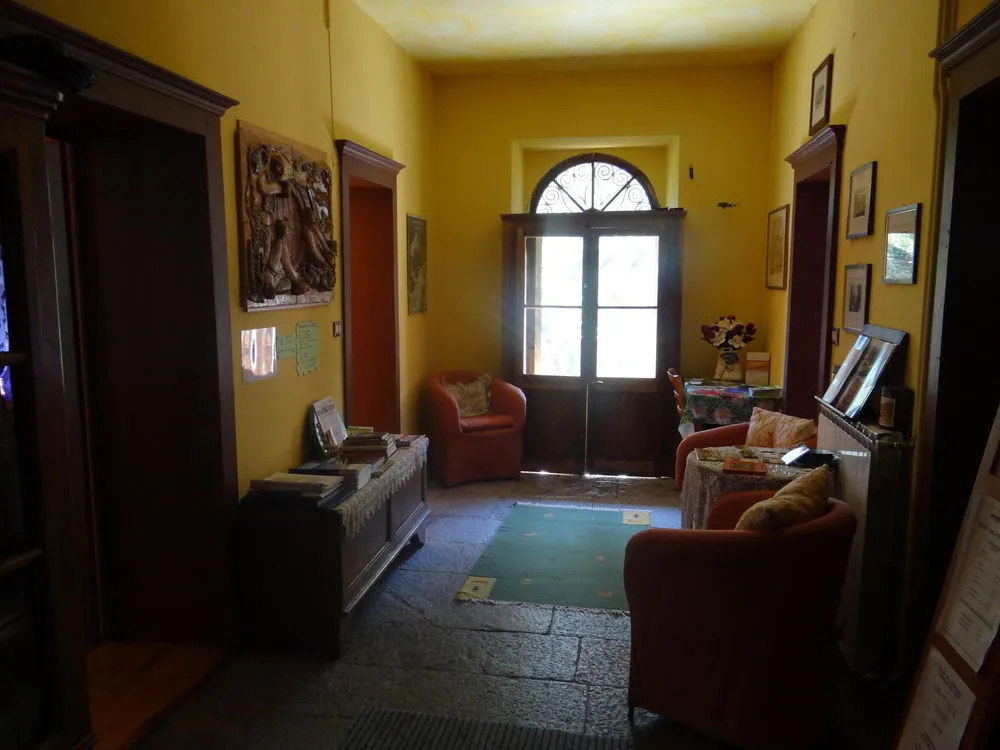 Lobby & Reception