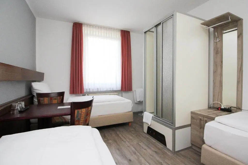 Economy Triple room