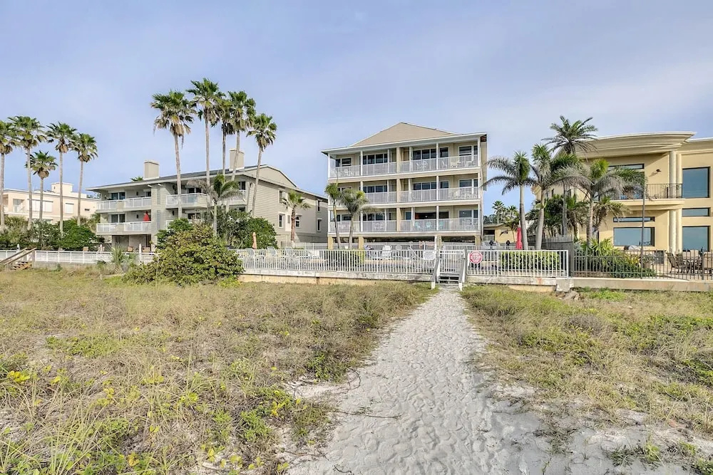 1802 Gulf Blvd Condo Unit 10 3 Bedrooms 2 Bathrooms Condo