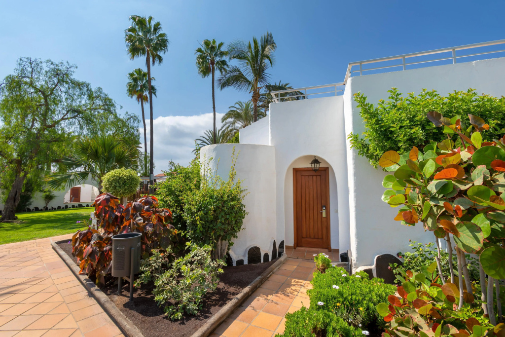 Sol Barbacan — Playa del Ingles, Canary Islands