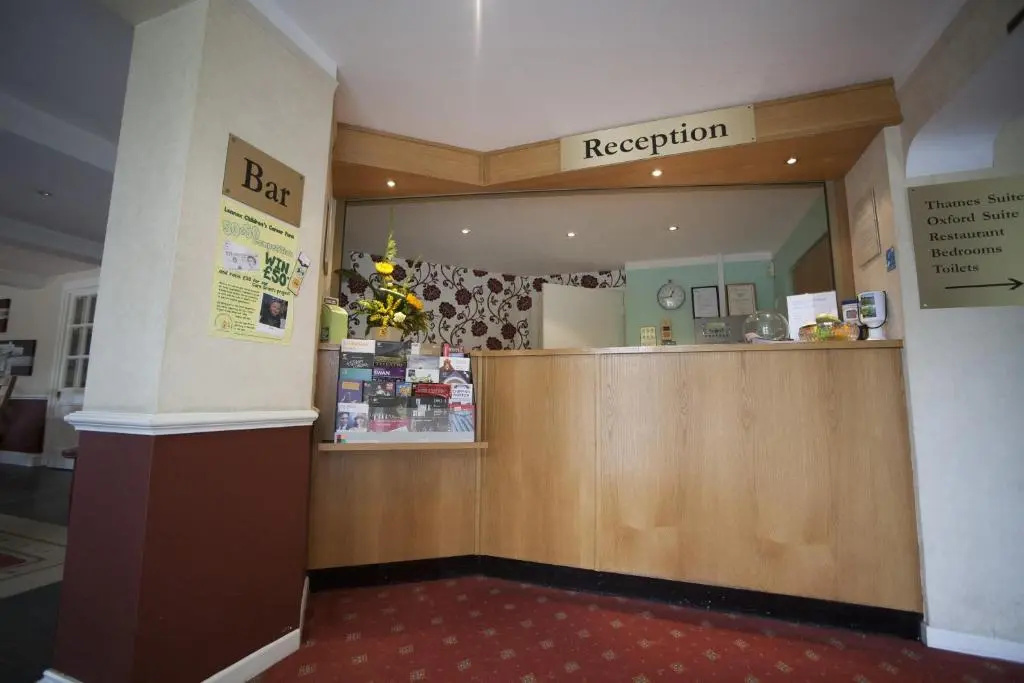 Shillingford Bridge Hotel
