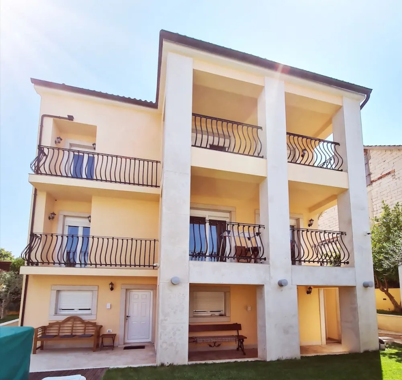 Viktorov Comfortable 2-bed Apartment