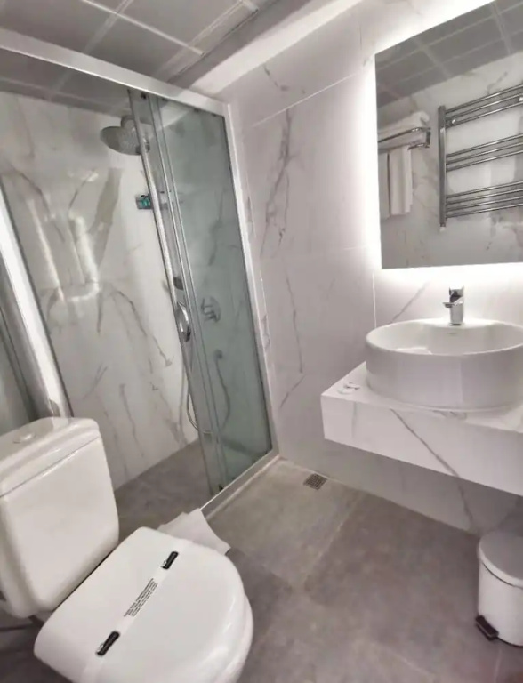 Economy room