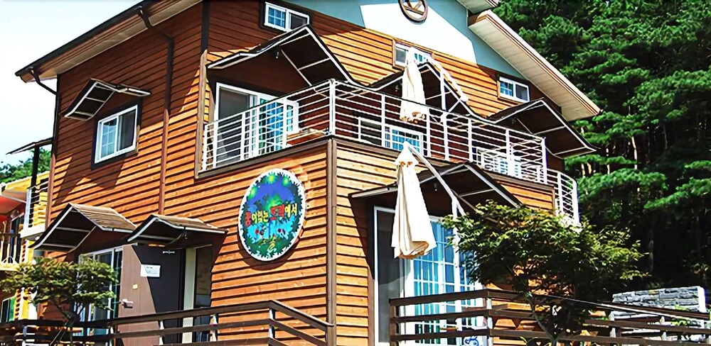 Anmyeondo Dream Garden Pension
