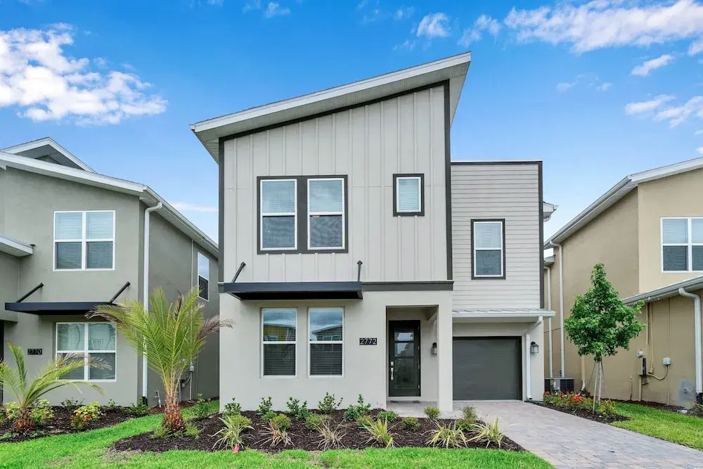 Edgy, Modern 6 Bed 5 Bath