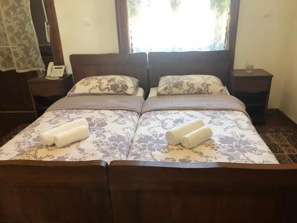Economy room