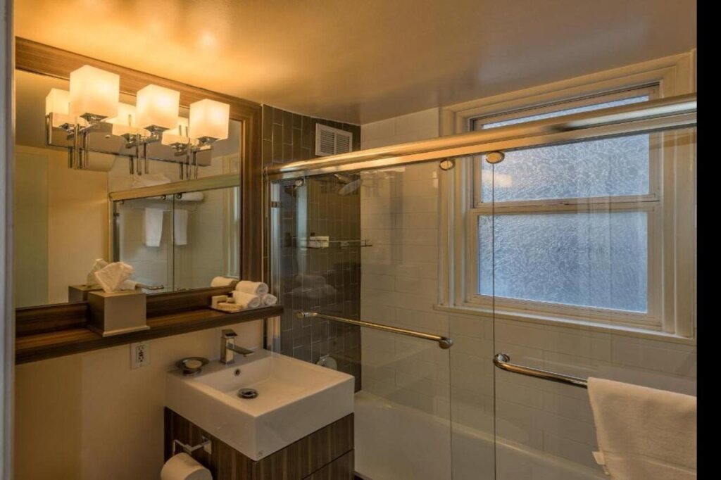 Executive Hotel Pacific by null