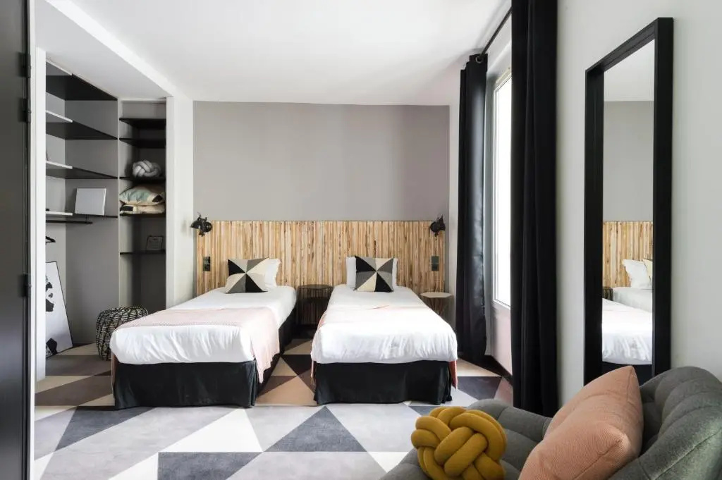 Madrigal hotel 123