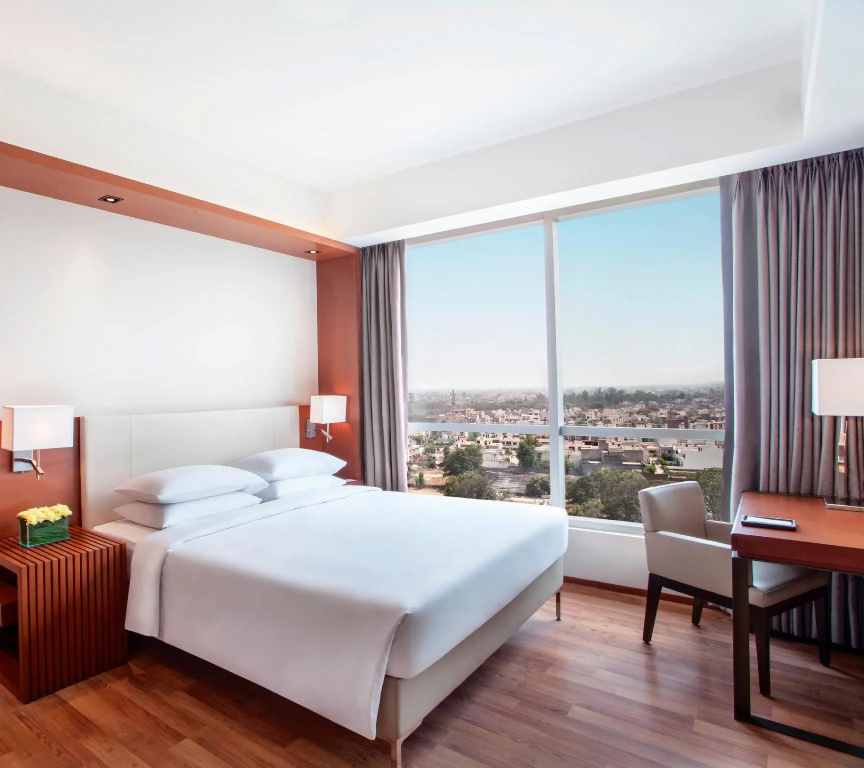 Double room (full double bed)