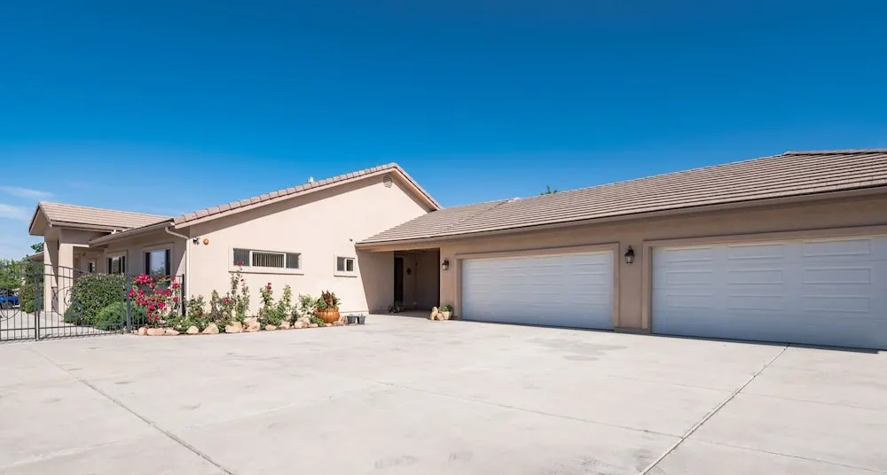 Hole in One! Luxury Home Near Golf Course, Airport, Embry Riddle