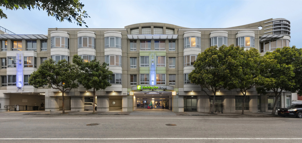 Holiday Inn Express and Suites Fisherman's Wharf by IHG