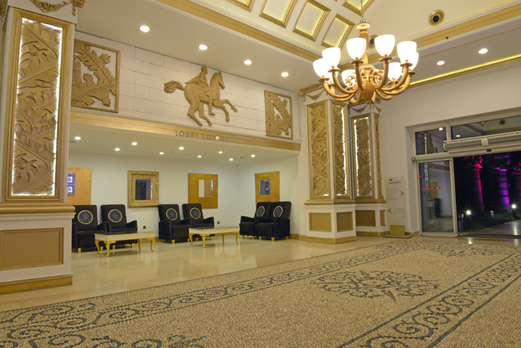 Lobby & Reception