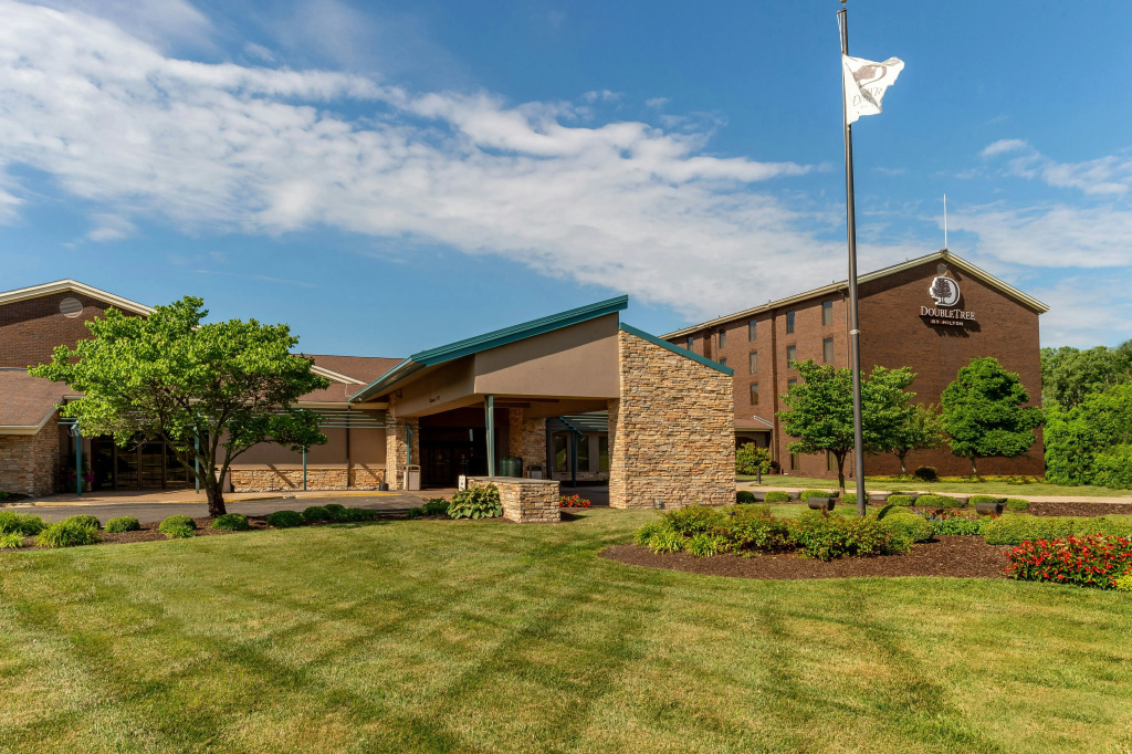 DoubleTree by Hilton Collinsville - St. Louis