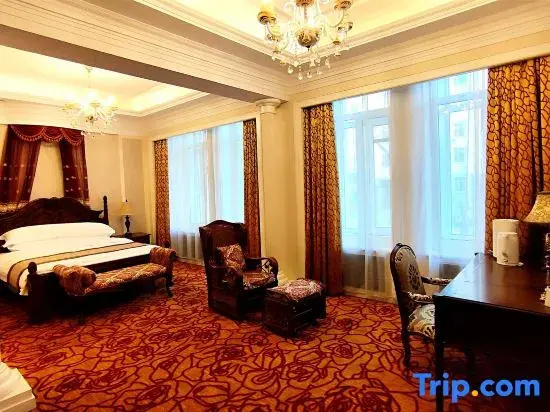 Deluxe Suite