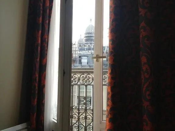 Afficher la photo 7 — Villa Montmartre - Nouvellement rénovée