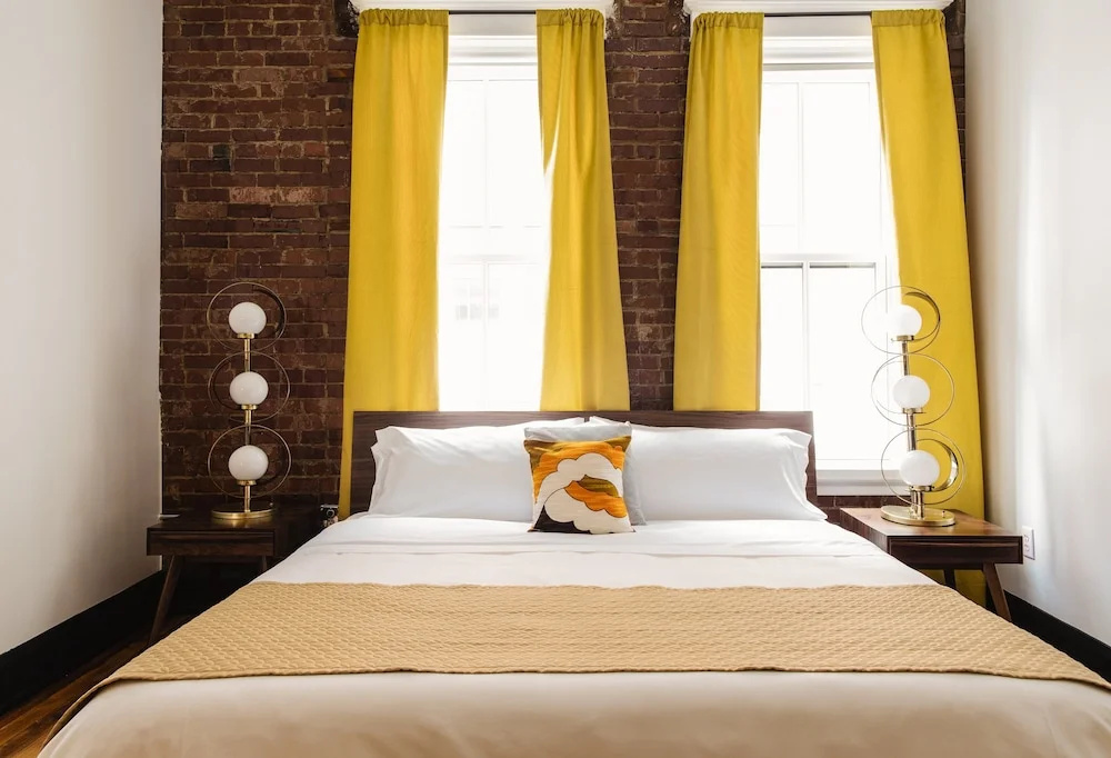 Executive Double Suite with city view (full double bed)