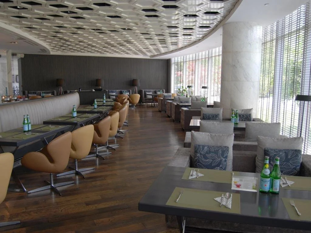Food & Beverage