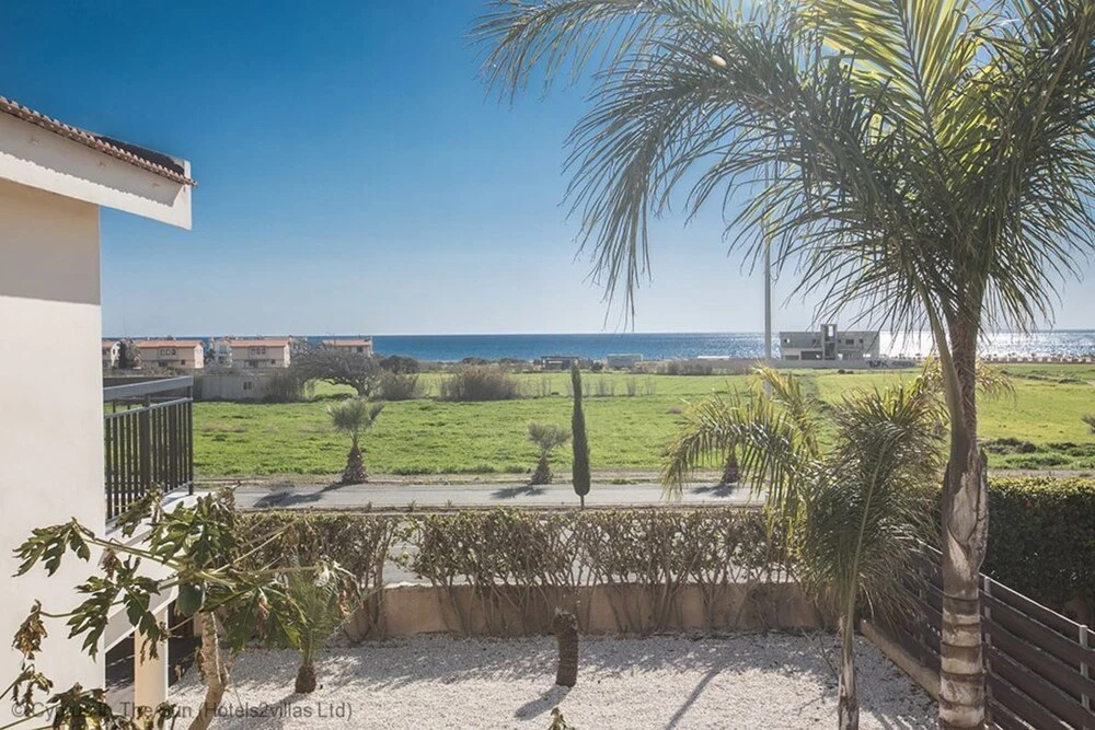 Celebrity Villa Laura26