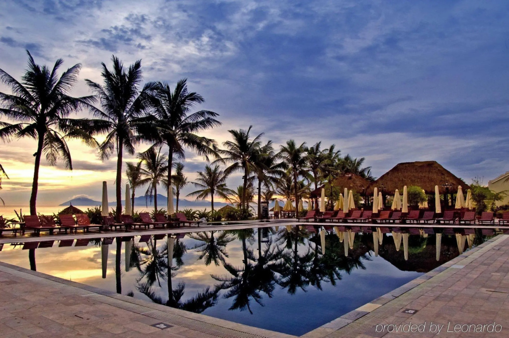 Beach & Waterfront
