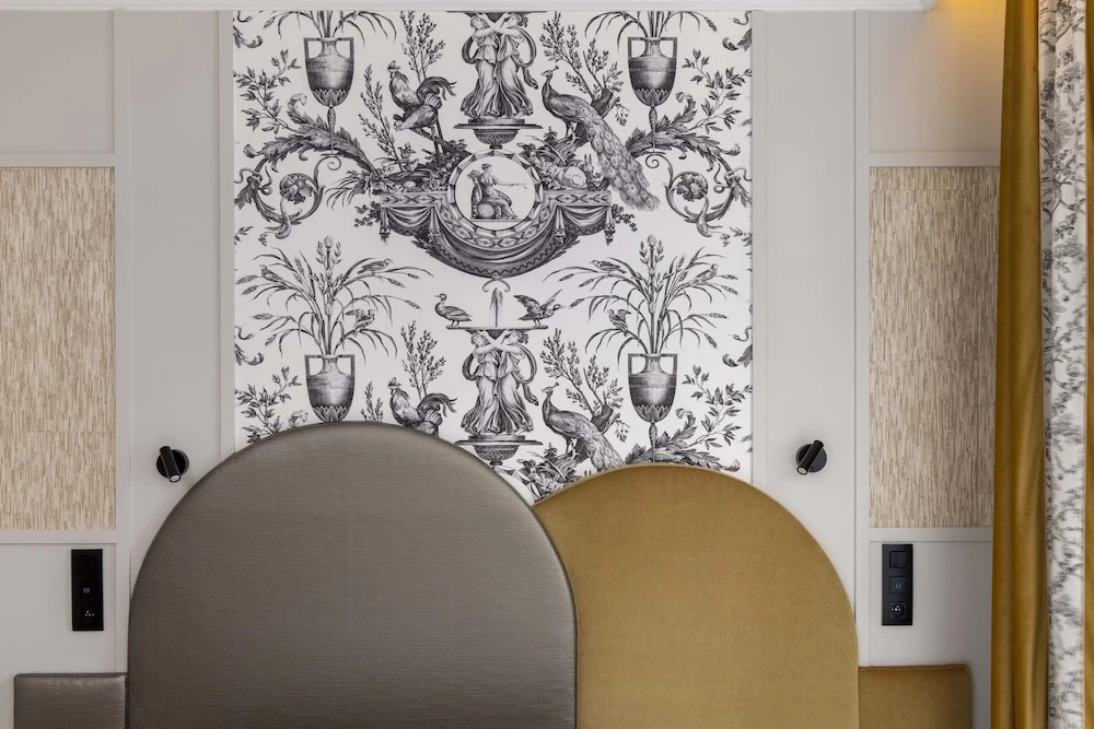 Grand Hotel Leveque 83