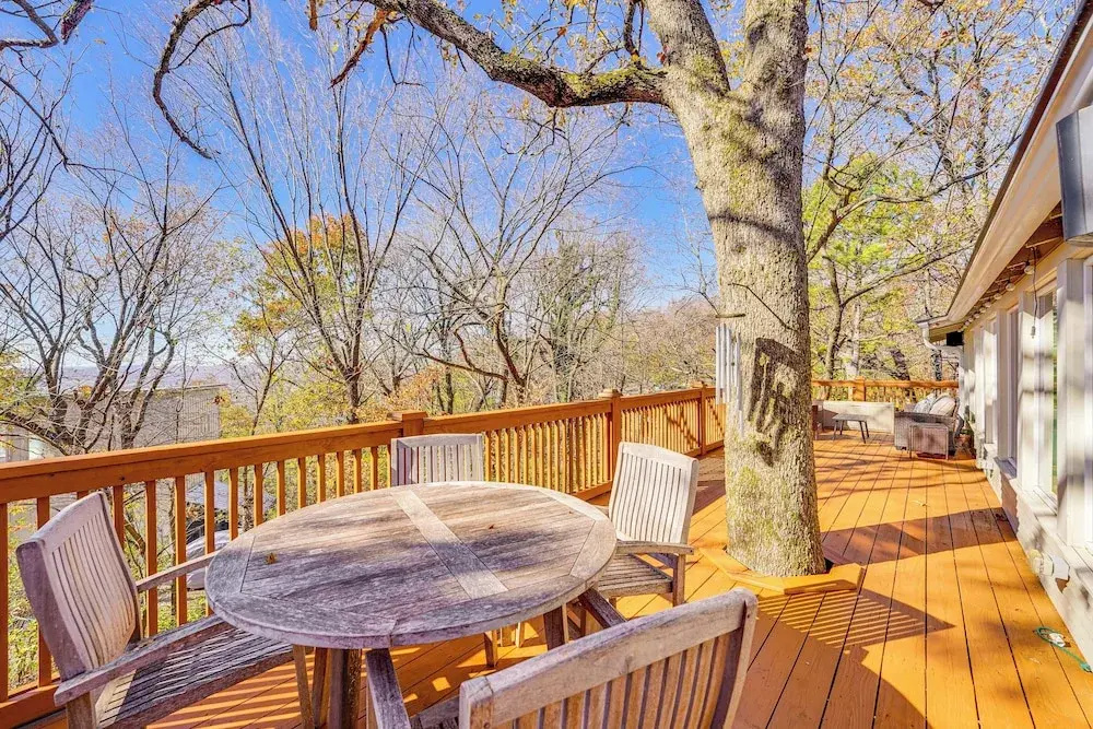 1 Mi to Dtwn Fayetteville: Home w/ Fenced Yard