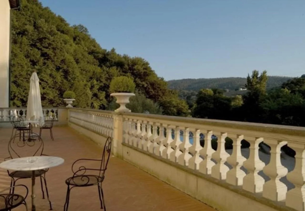 Balcony & Terrace