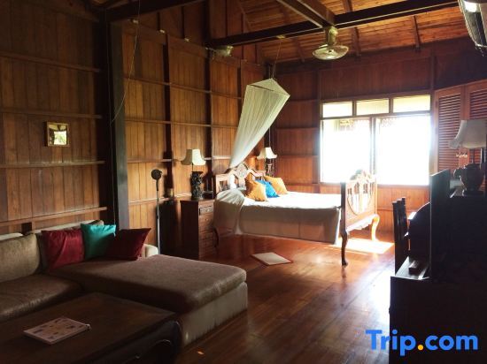 Вилла с 3 комнатами в Ruen Thai Rim Haad