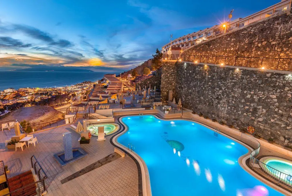 Beach & Waterfront