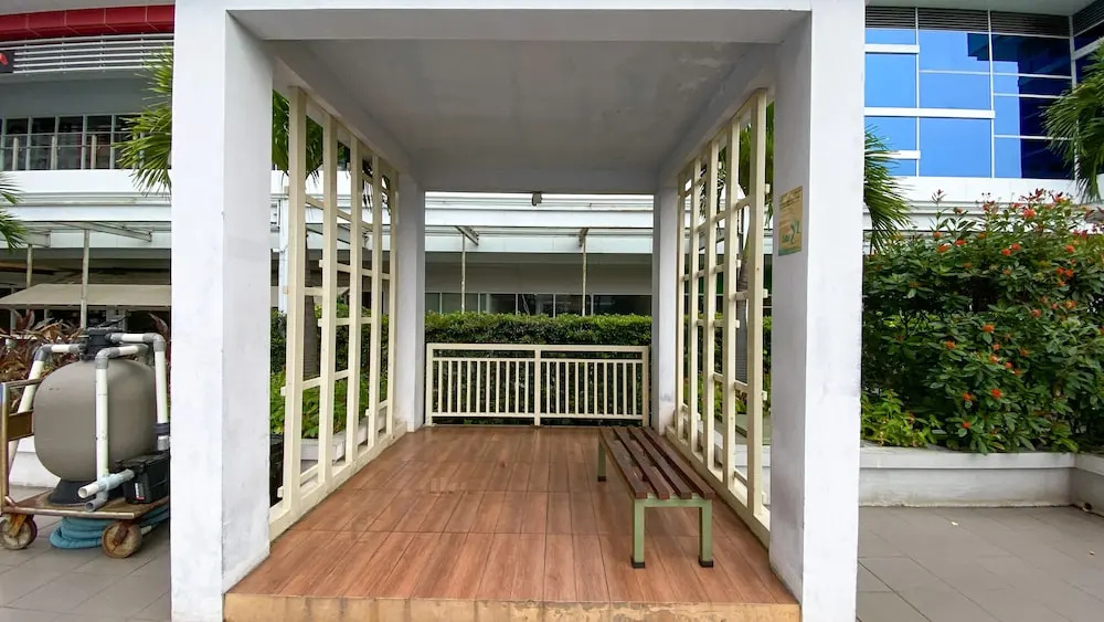 Cozy 2Br Green Pramuka City Apartment Near Shopping Mall