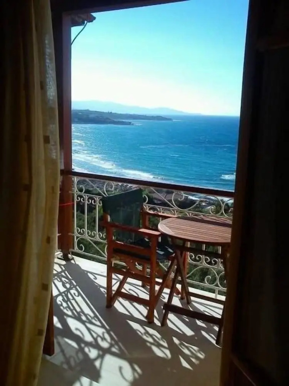 Studio with balcony and with sea view