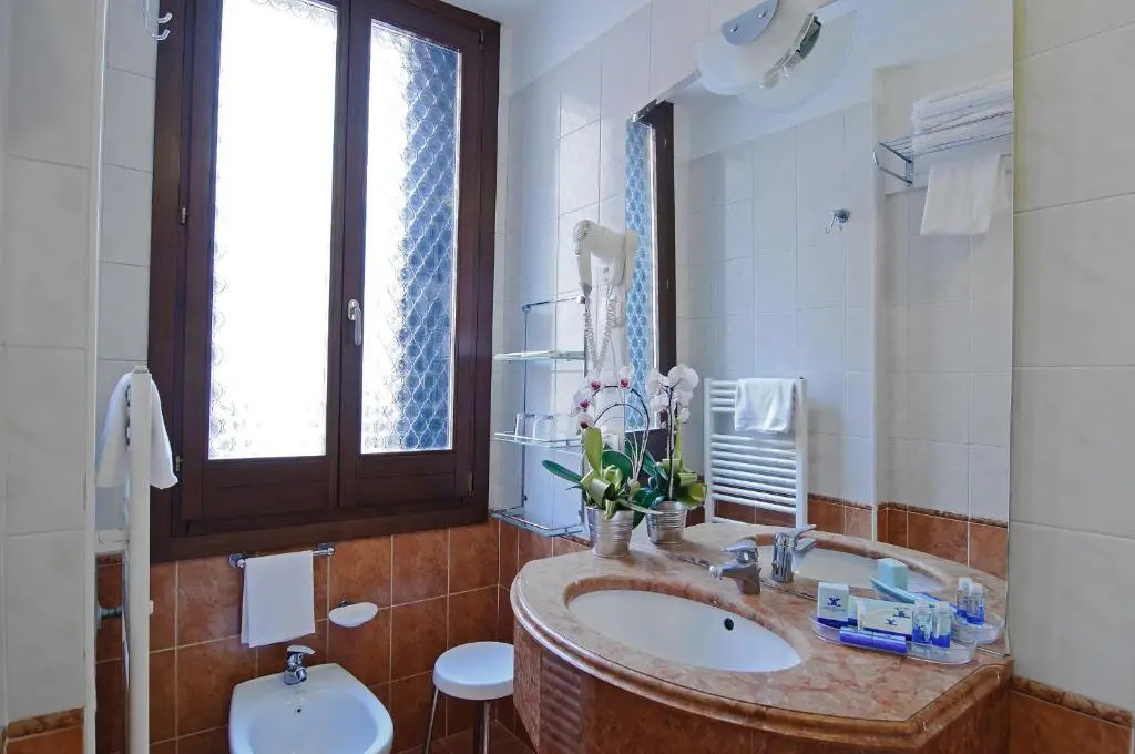 Hotel La Fenice Et Des Artistes - Chambres