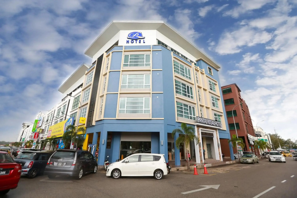 Pantai Regal Hotel - фото 11