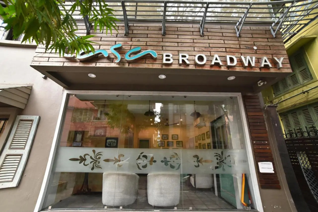Capital O 9125 Casa Broadway