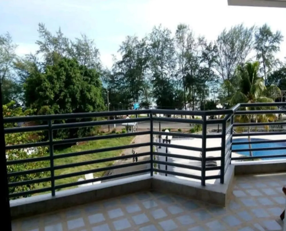 Rayong by Milanee