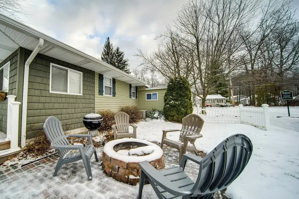 Gotl Strip Cottage. Walk to the Beach