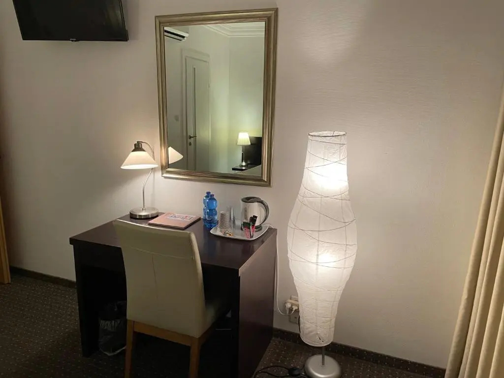 Standard Double room with balcony (full double bed)