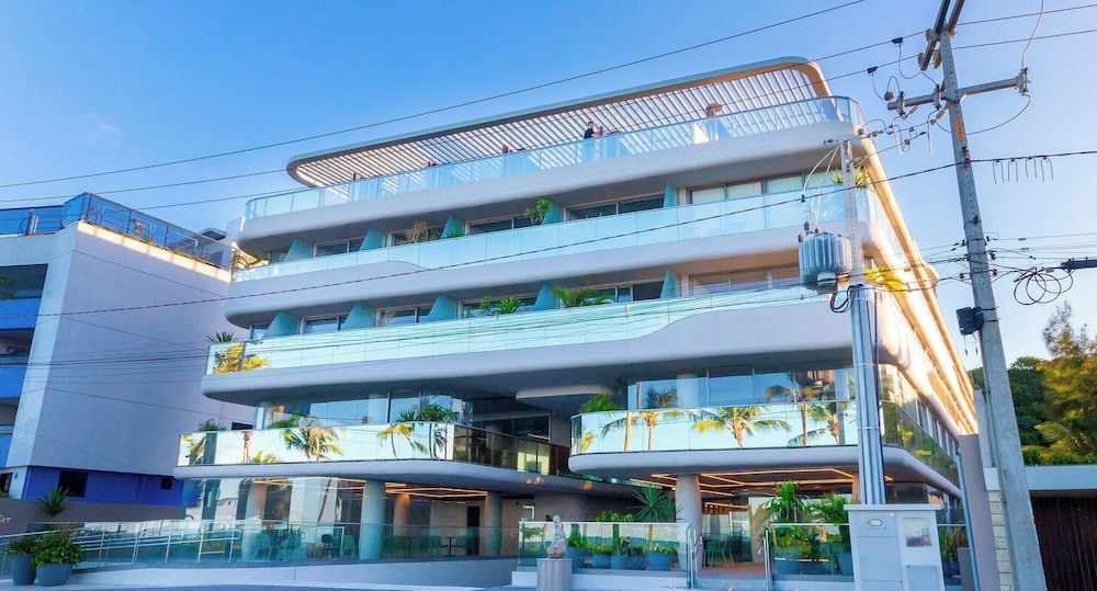 Setai Yacht #503 - Quadruple Flat by Carpediem