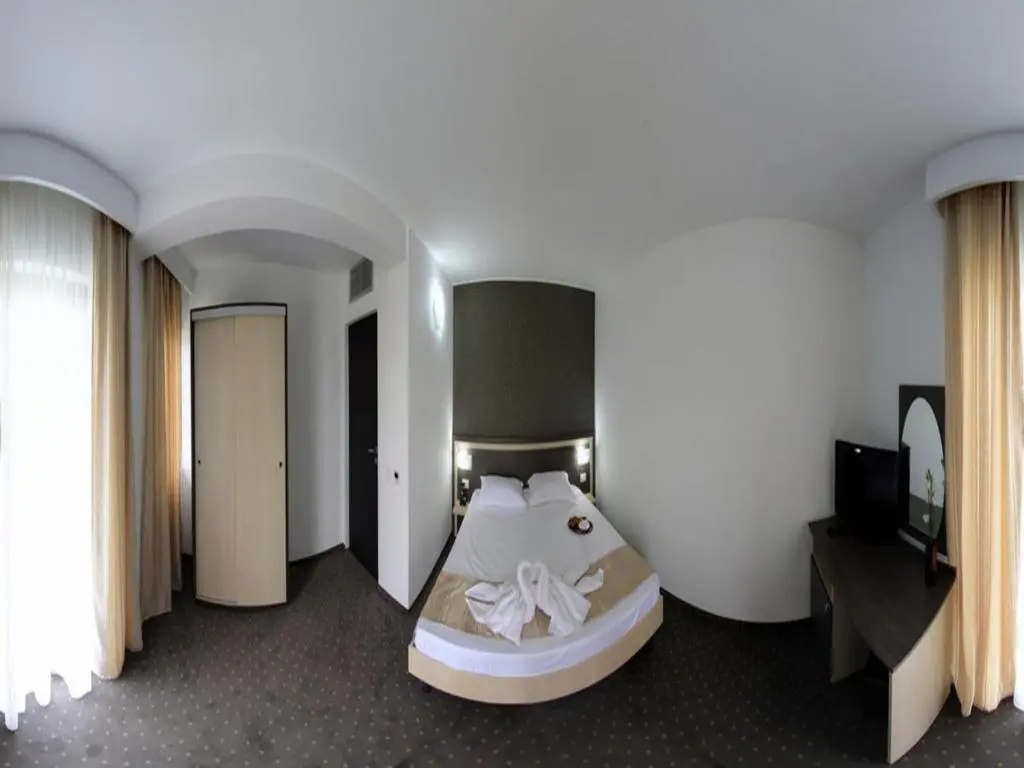 1 Bedroom Apartment with balcony and with sea view