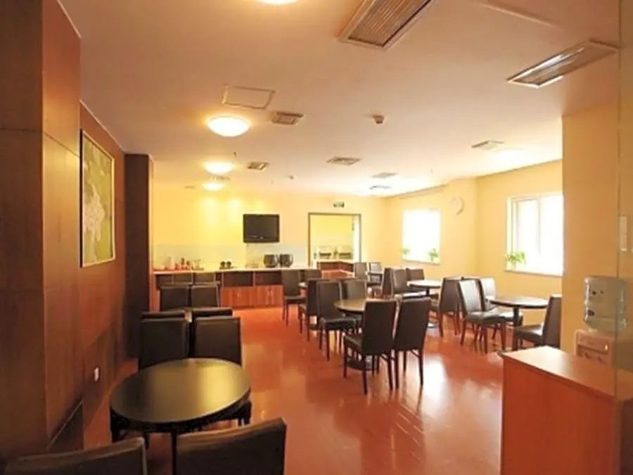 Food & Beverage