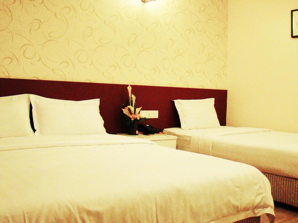 Adel Hotel