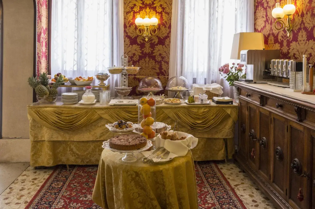 Hotel photo 11