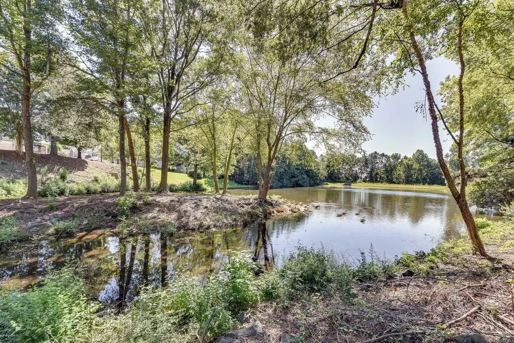 Charlotte Townhome w/ Deck: 18 Mi to Downtown!