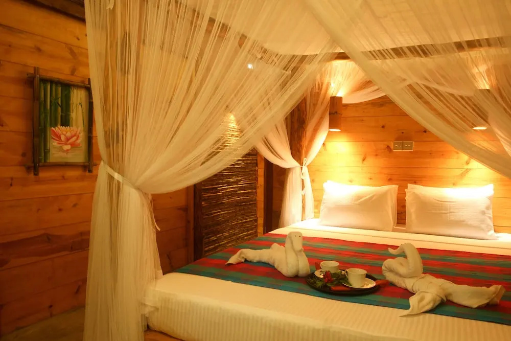 Deluxe room with balcony and beachfront