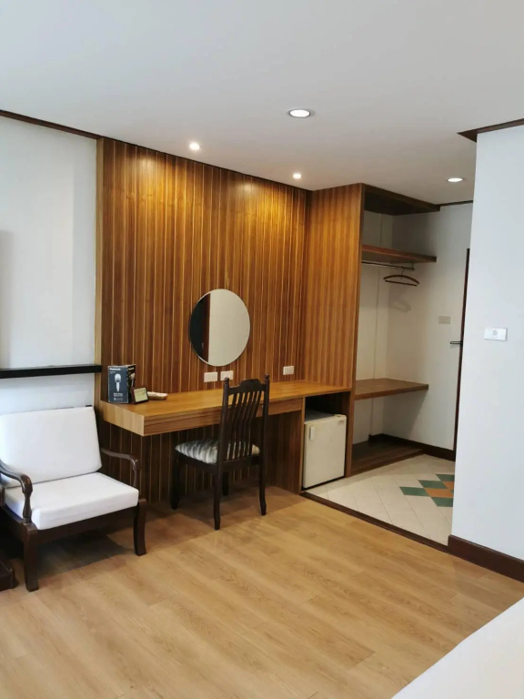 Deluxe Double room (full double bed)