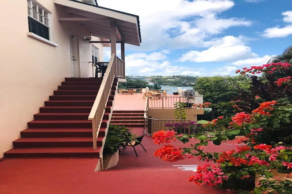 Poinsettia Villa Apartments